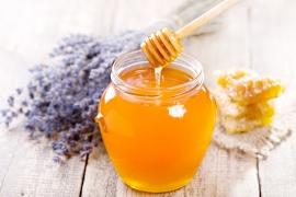 Що означає біла піна в банці меду?