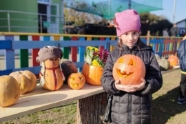 На Вінниччині виклали з гарбузів величезний Герб України