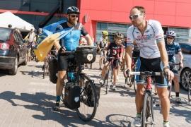 Мандрівник з Люксембургу на велосипеді дістався до Вінниці