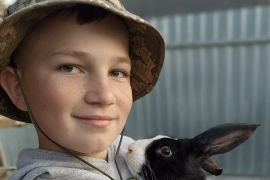 Щоб допомогти ЗСУ, 12-річний хлопчик на Вінниччині продає кролів, яких сам виростив