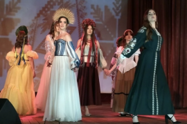 У Вінниці відбувся конкурс краси  - дівчата «перевтілились» у країни-партнерки