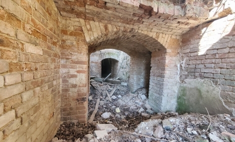 Палац-привид у Красному на Вінниччині.