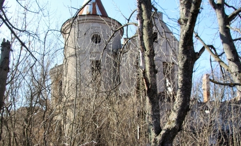 Палац-привид у Красному на Вінниччині.