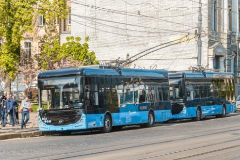 У Вінниці на маршрути 14 А та 14 Б випустили нові тролейбуси «VinLine». Інтервал руху тут в час пік скоротиться