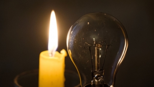 Як підготуватись до жорстких відключень світла в Україні