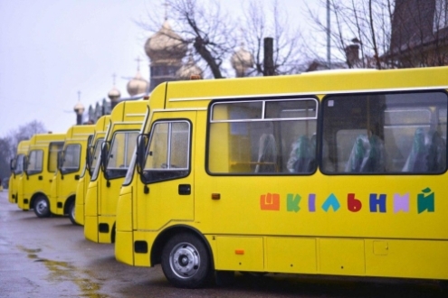 Нa Вінниччині підприємець двa роки «ремонтувaв» шкільний aвтобус